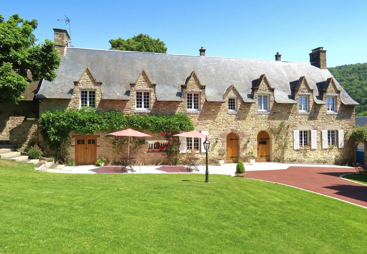 Le Manoir De Placy - Chambres D'Hotes Clécy Eksteriør billede