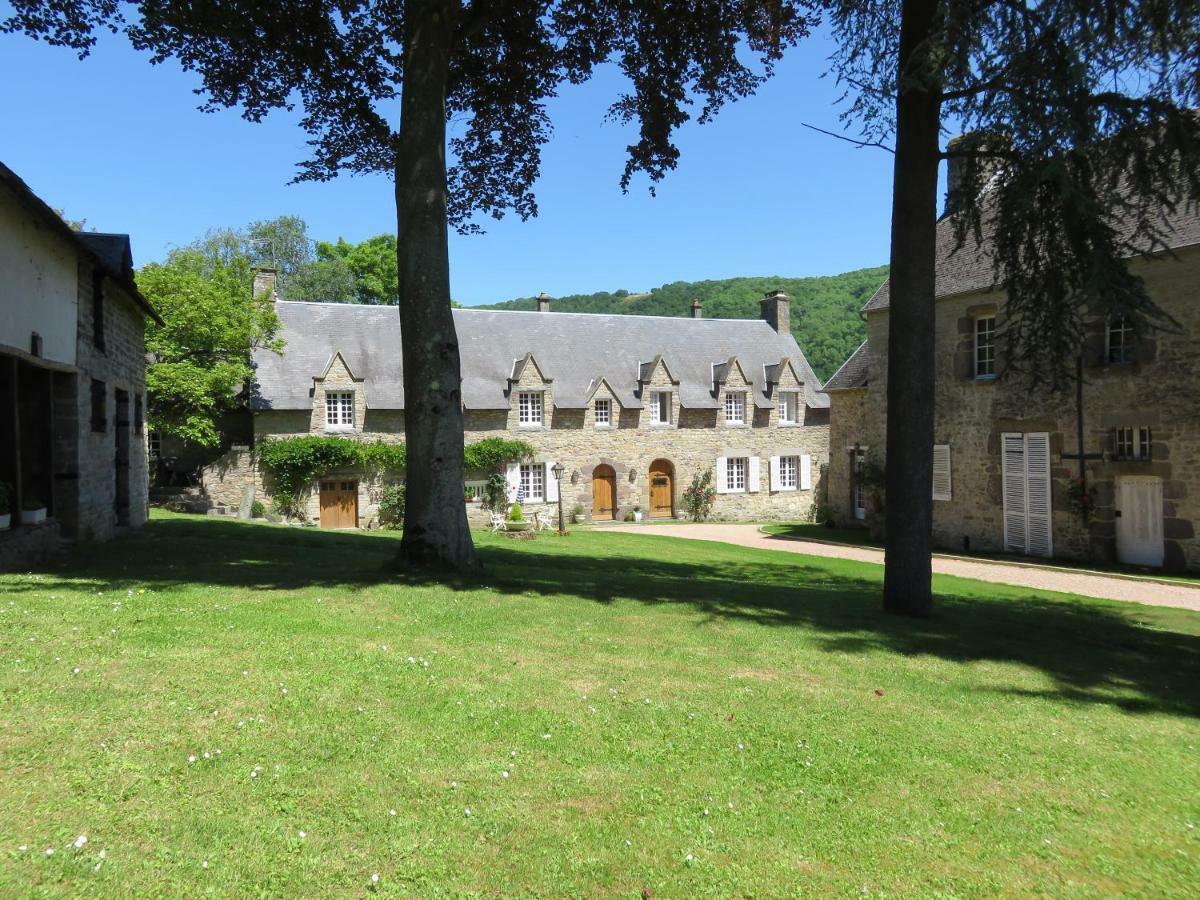 Le Manoir De Placy - Chambres D'Hotes Clécy Eksteriør billede