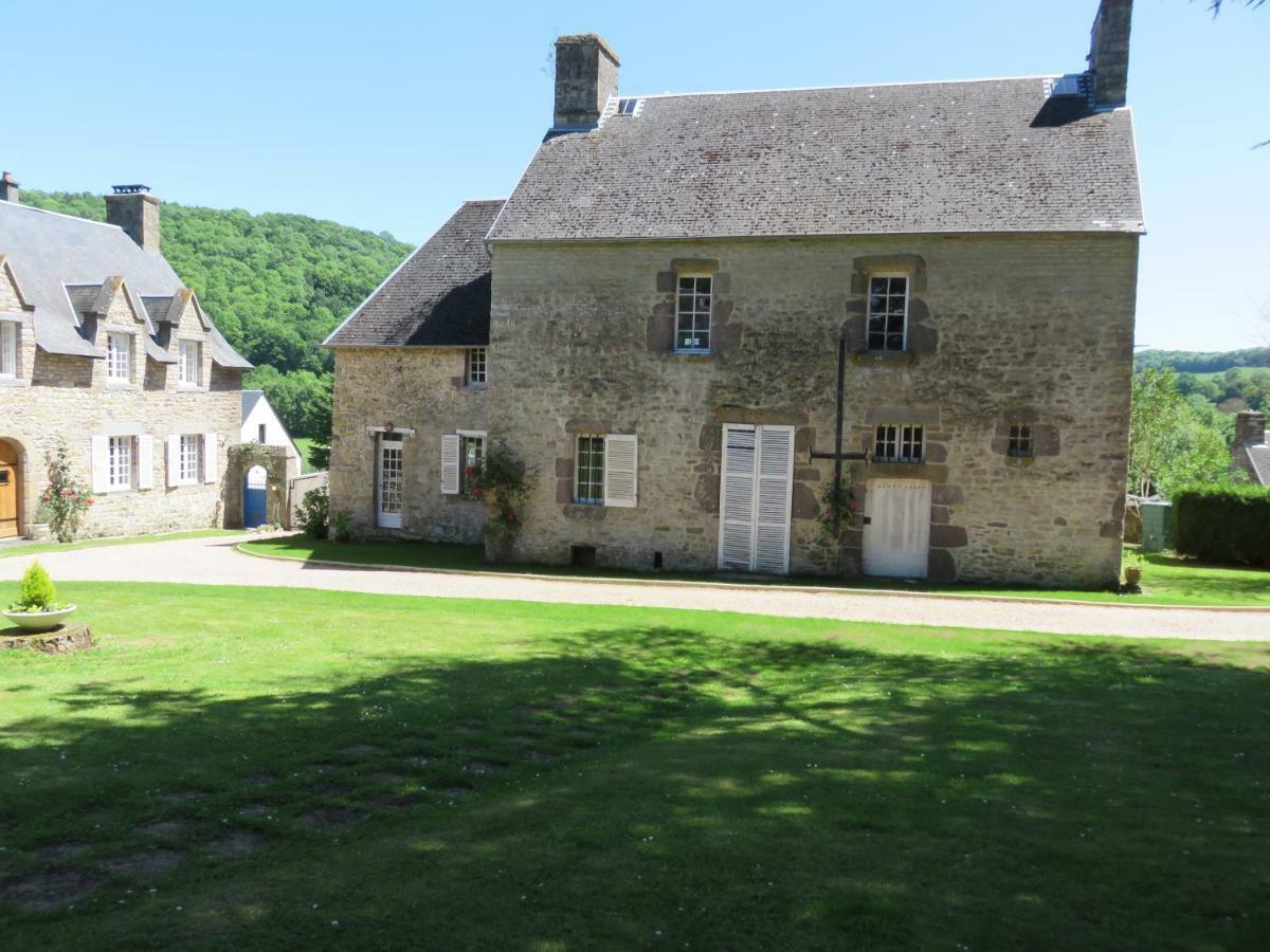 Le Manoir De Placy - Chambres D'Hotes Clécy Eksteriør billede